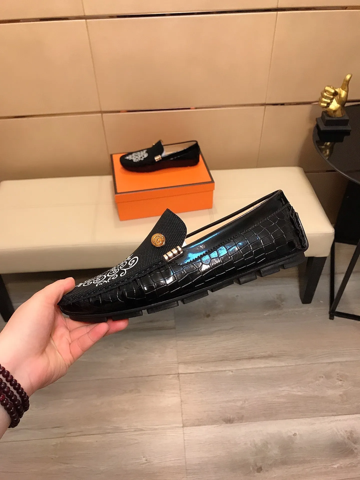 GG CROCODILE BLACK LOAFERS