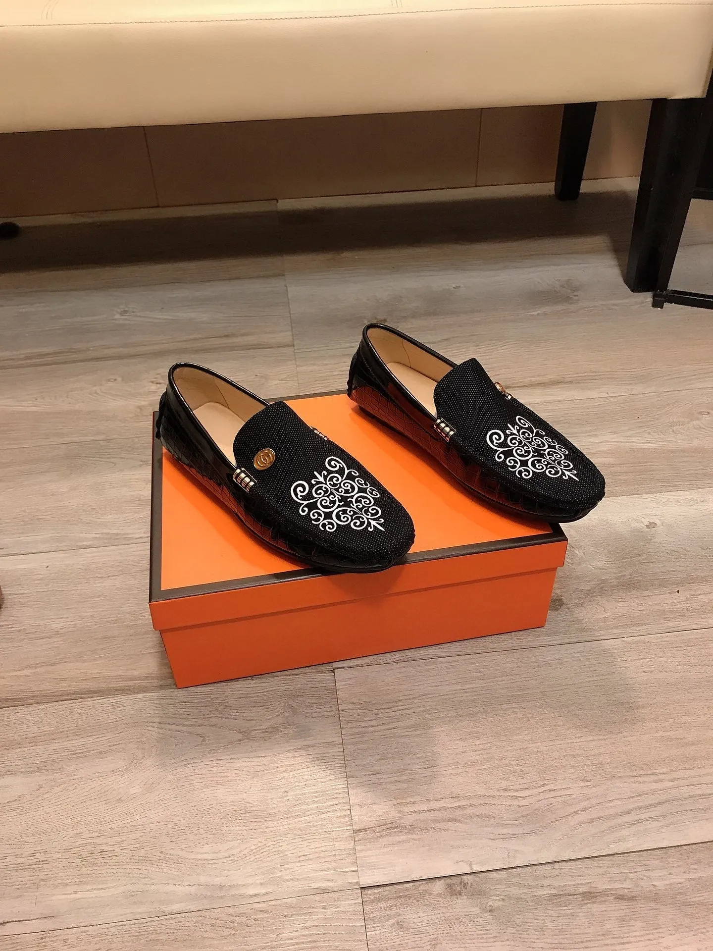 GG CROCODILE BLACK LOAFERS