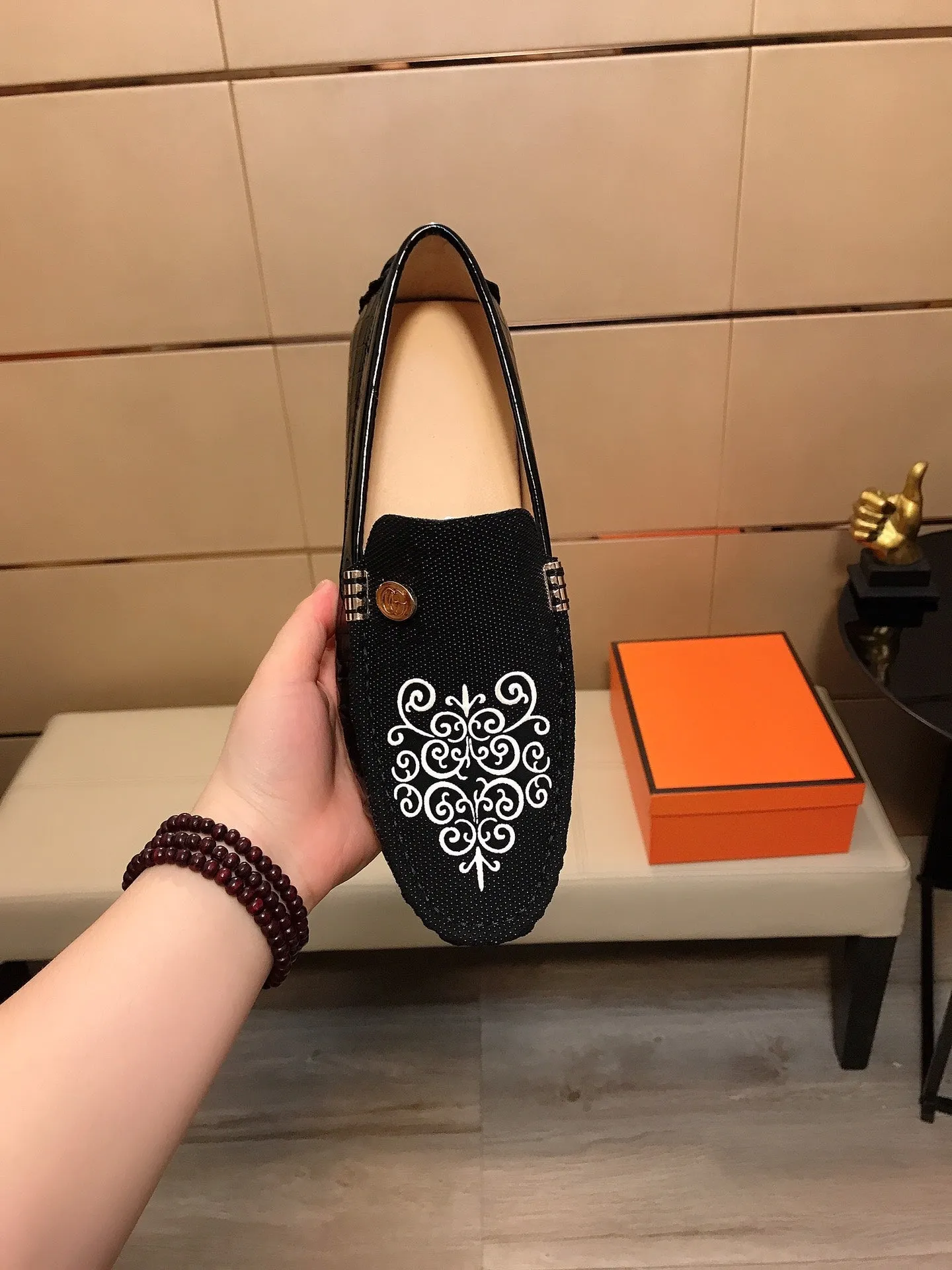 GG CROCODILE BLACK LOAFERS