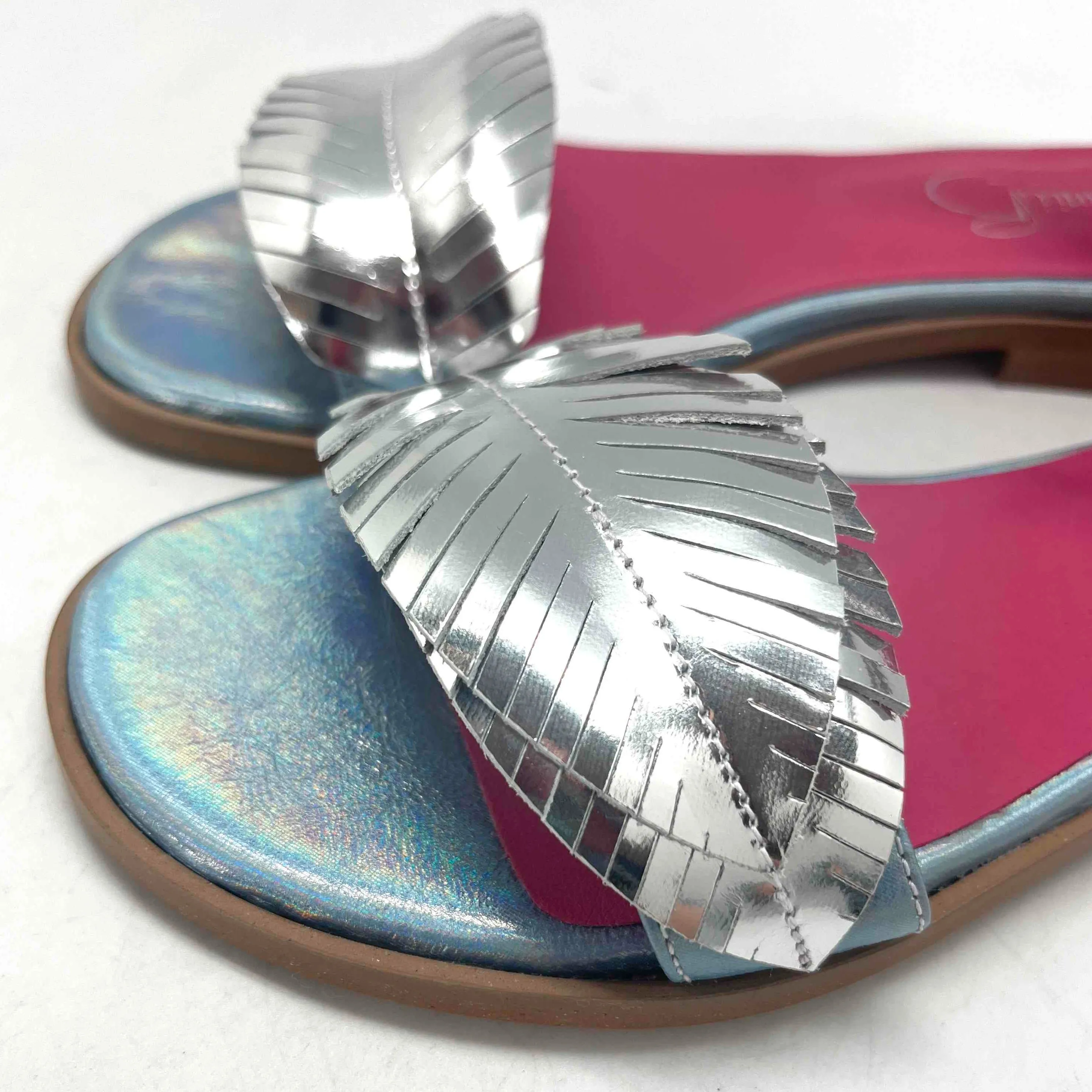 Izzy flat sandal silver blue