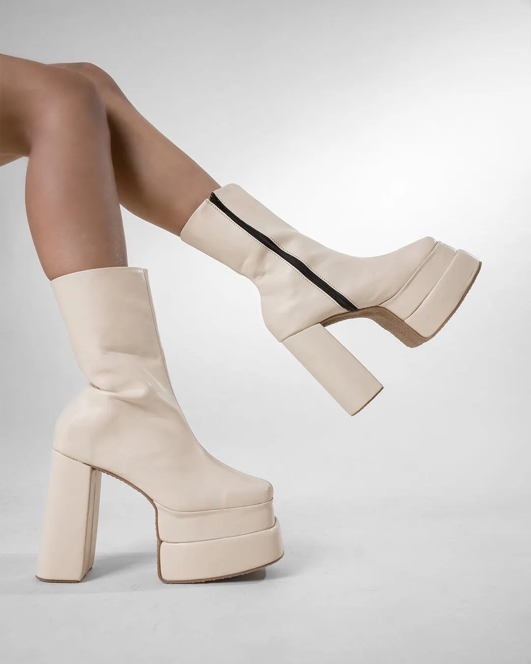 Littlebox Aevitas Platform Boots Offwhite