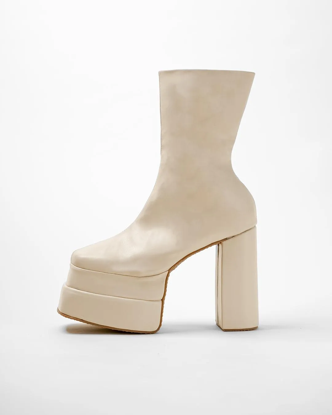 Littlebox Aevitas Platform Boots Offwhite